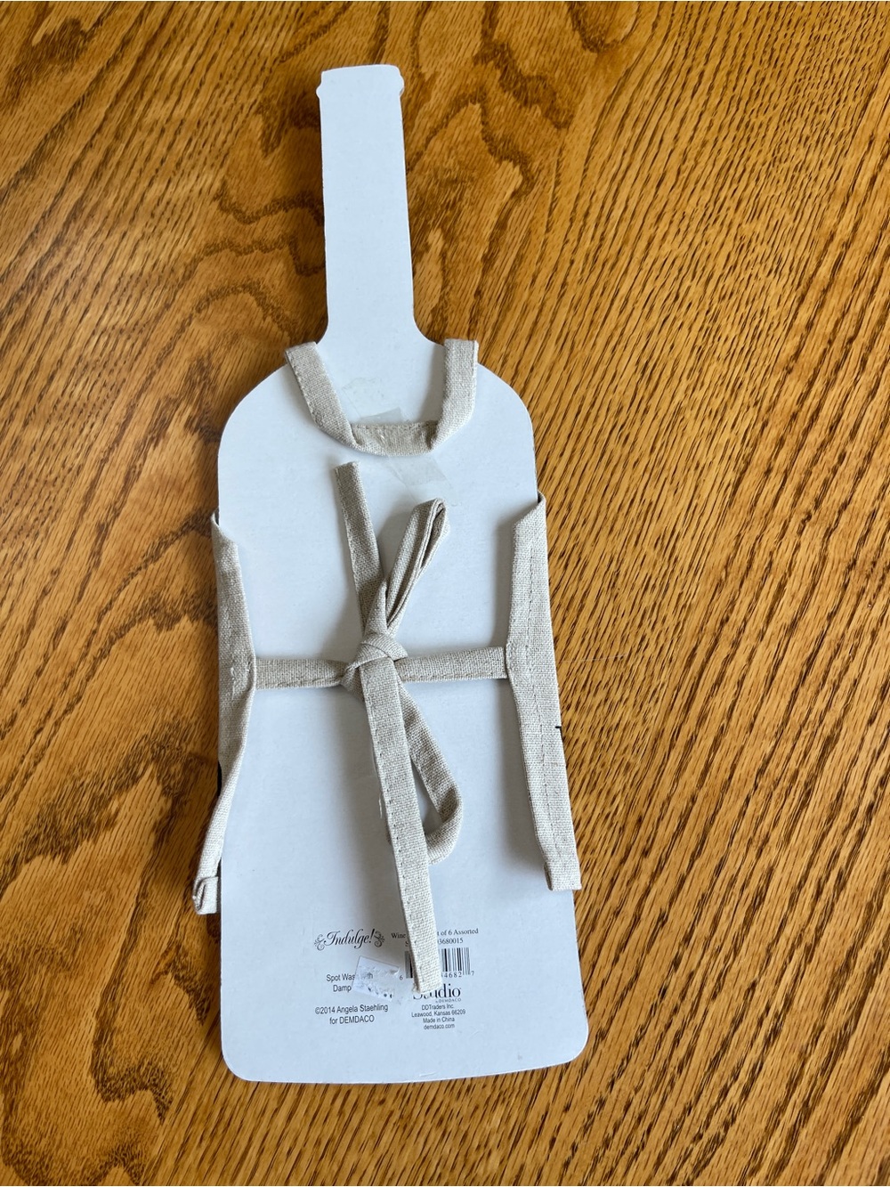 New Studio Wine Bottle Apron - Picture 2 of 4